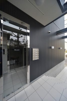 エントランス前