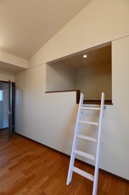 Y-FLAT リビング小上がりスペース