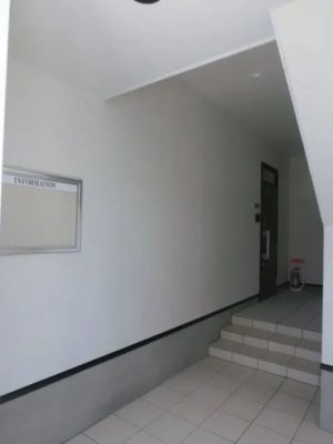 エントランスホール内