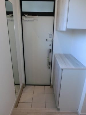 東向きタイプ203号室：玄関