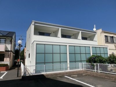 南側 外観※各戸の専用テラス部分のデザイン（目隠し）ガラス