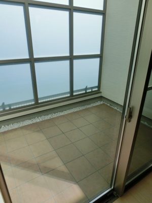 LDK南 専用テラス ※外部からの視界や侵入をシャットアウト