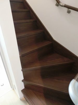 階段 ※犬の事を考え、勾配を緩く