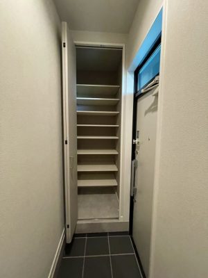 102 玄関収納