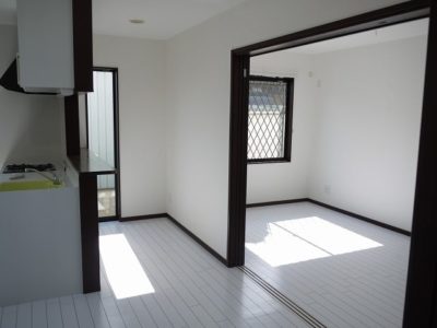 LDK+洋間 境の引き戸を解放すると１LDKに