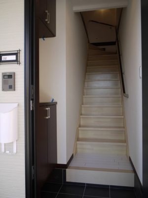 2階部屋玄関